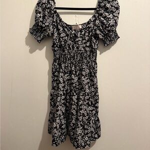 💛Dizzy Black and White Floral Midi Dress